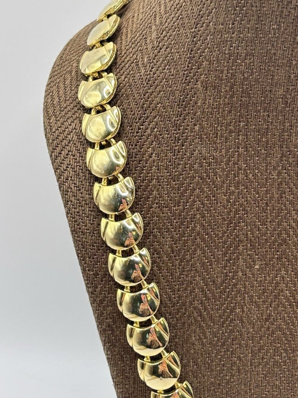 Vintage Necklace Gold Tone Chunky Crescent Link 18” Statement Jewelry Retro MCM - Picture 3 of 13
